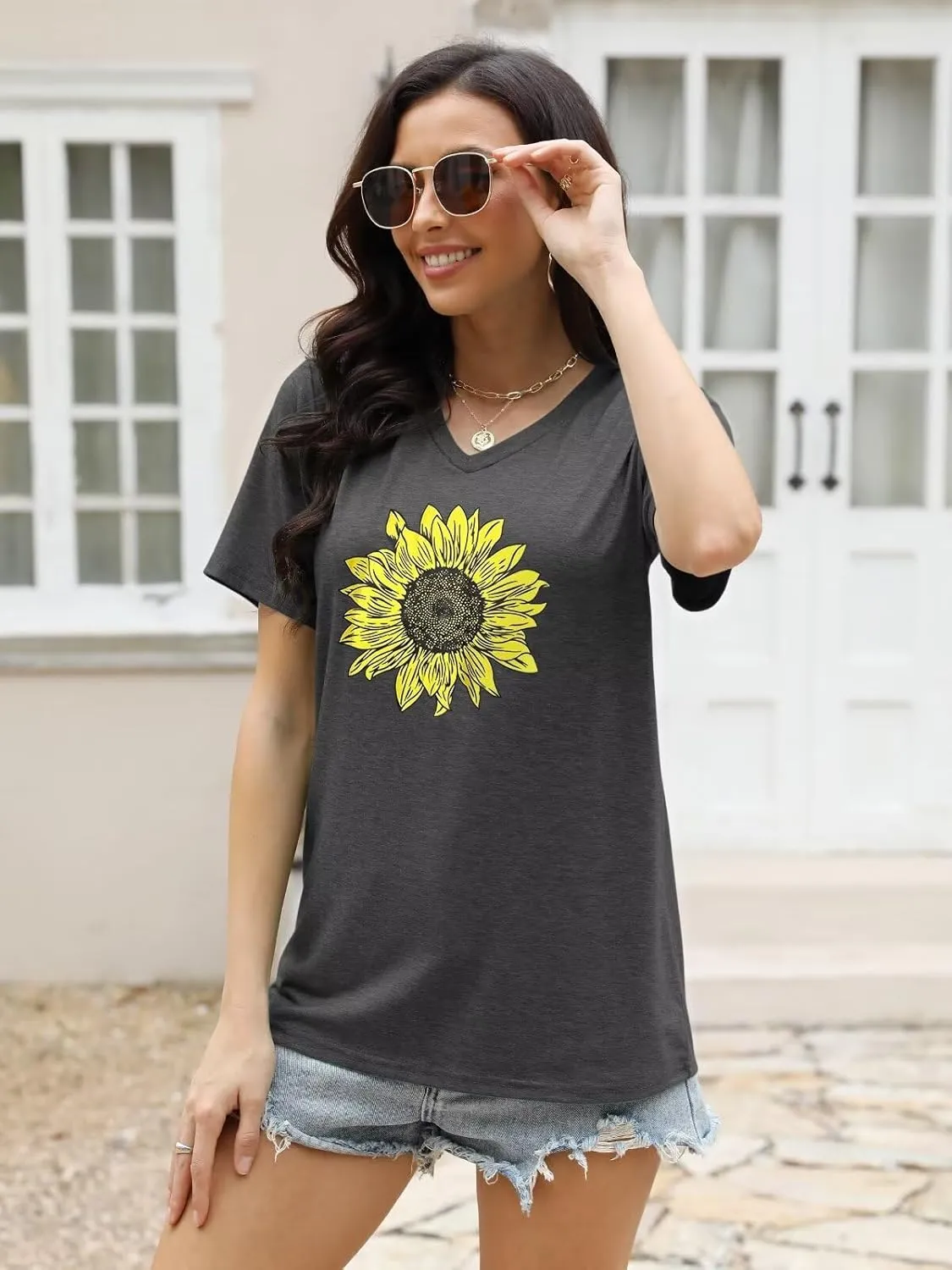 EADINVE Women's Short Sleeve V Neck Sunflower Graphic Printed Summer Tee Vintage T Shirt Cotton Tops Novelty Cool Shirt