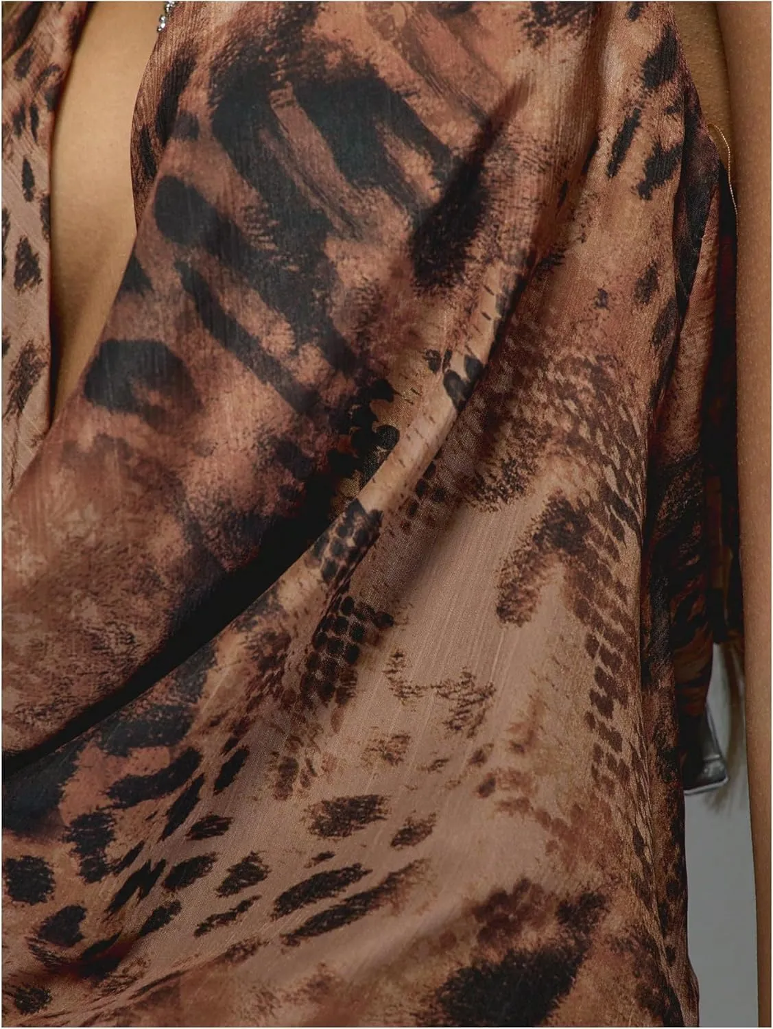 Floerns Women's Cheetah Print Draped Halter Top Backless Sleeveless Party Tank Tops