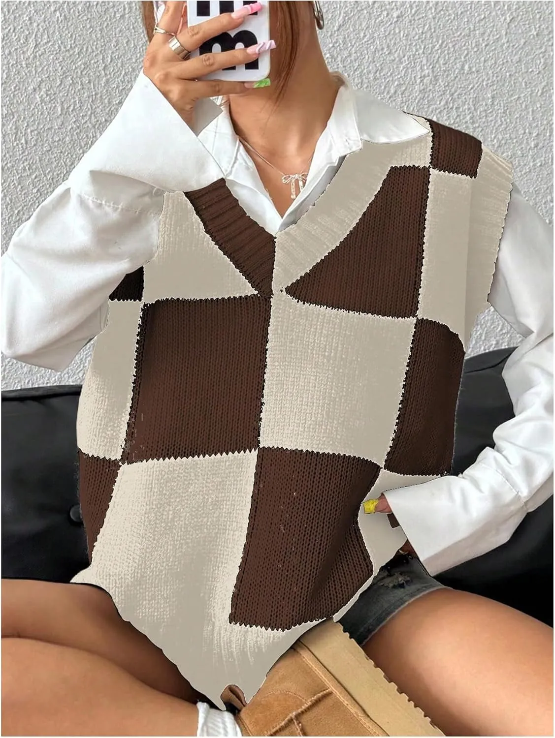 Verdusa Women's Checkered Knit Sweater Vest Loose V Neck Knit Plaid Vest Top