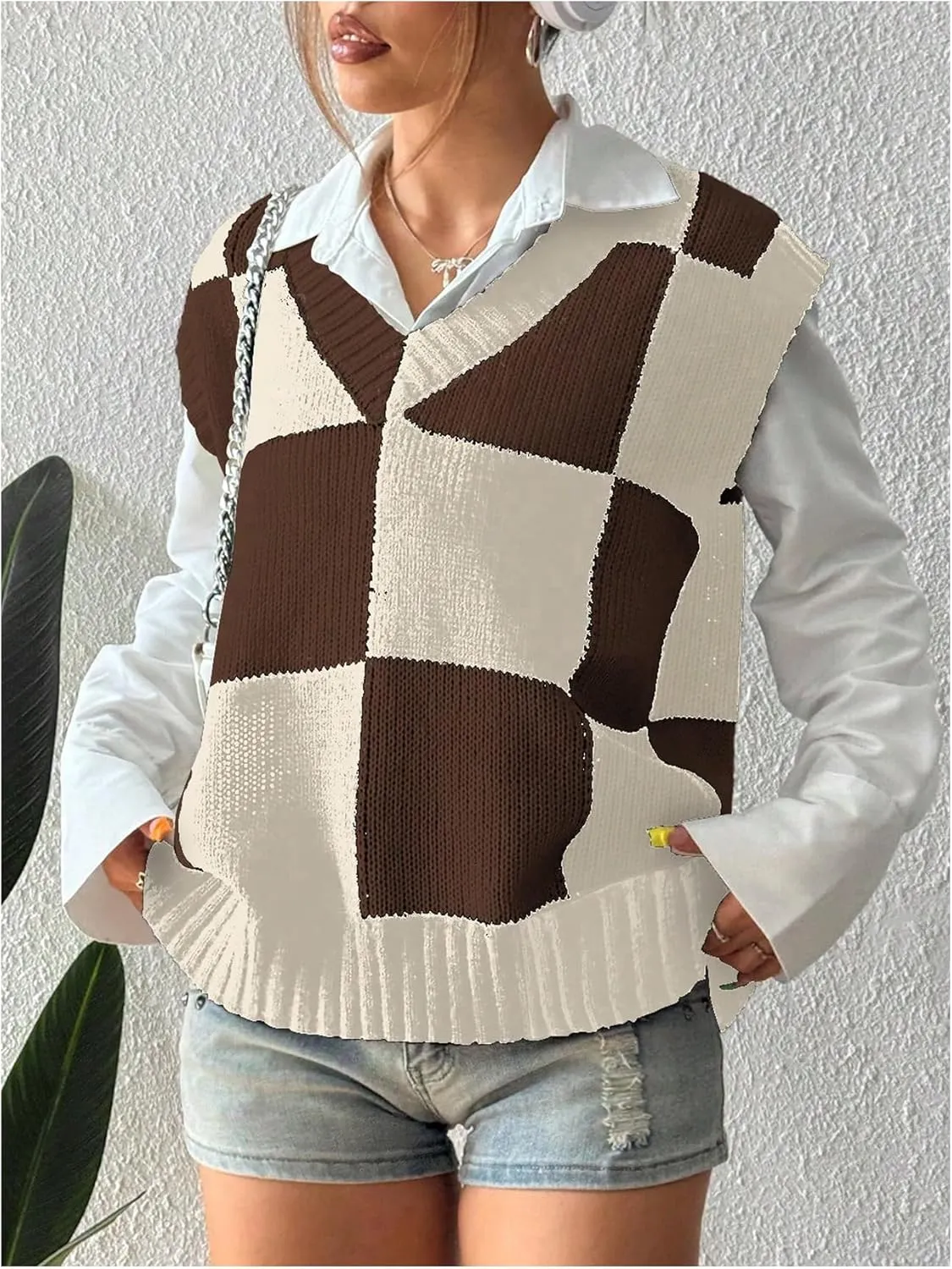 Verdusa Women's Checkered Knit Sweater Vest Loose V Neck Knit Plaid Vest Top