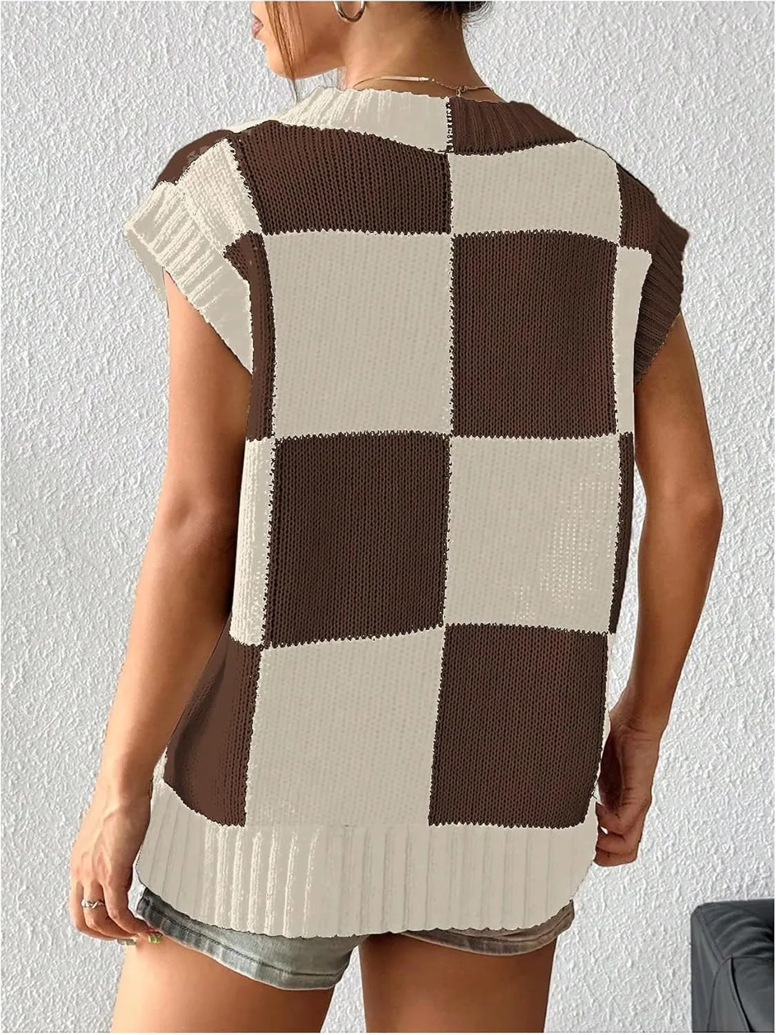 Verdusa Women's Checkered Knit Sweater Vest Loose V Neck Knit Plaid Vest Top