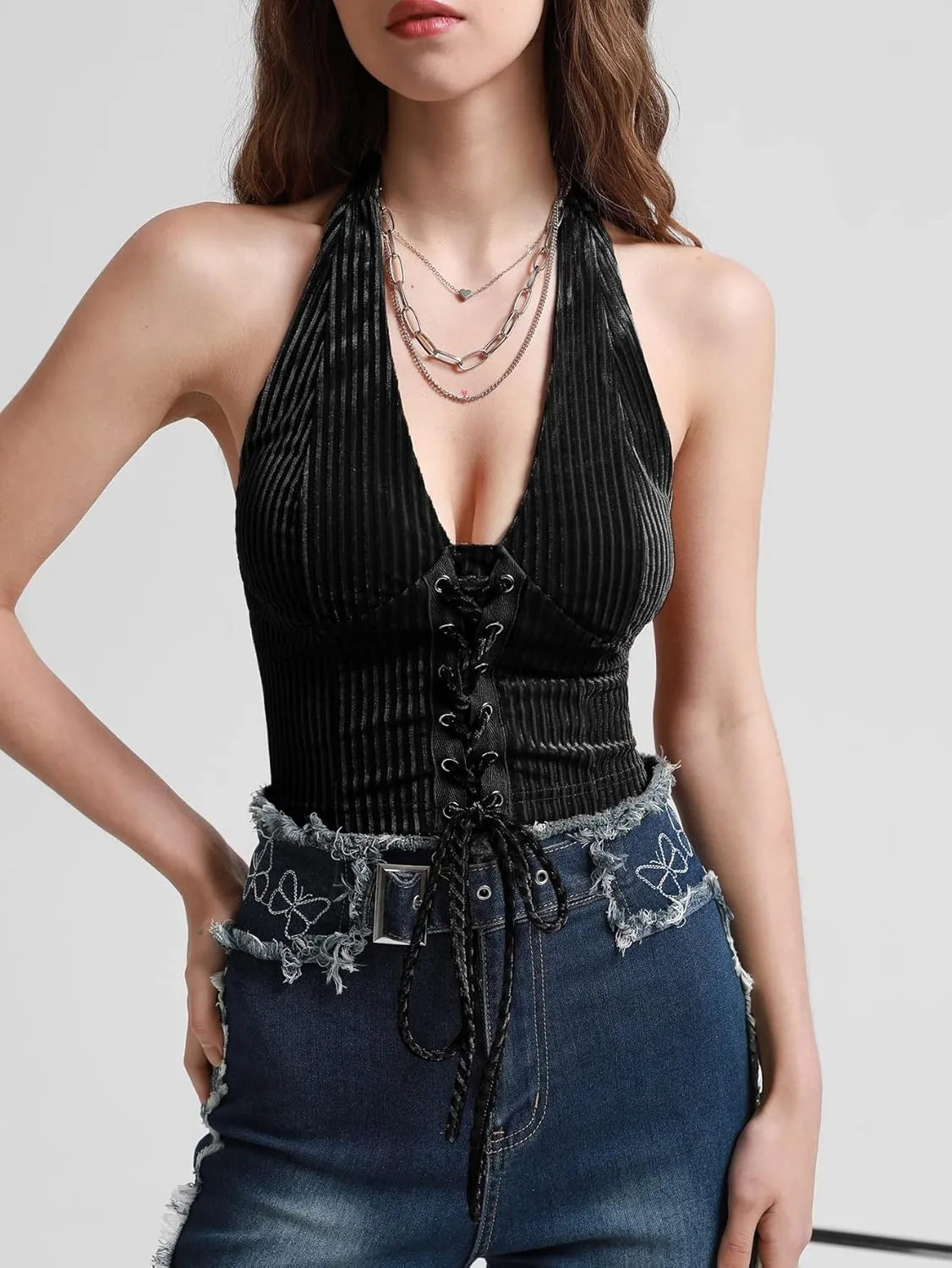 Verdusa Women's Sleeveless Halter Neck Lace Up Front Tie Back Crop Top