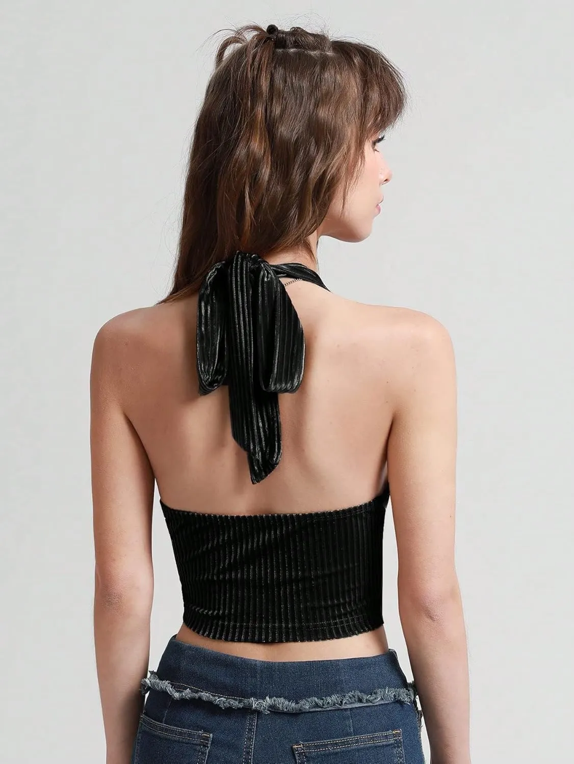 Verdusa Women's Sleeveless Halter Neck Lace Up Front Tie Back Crop Top