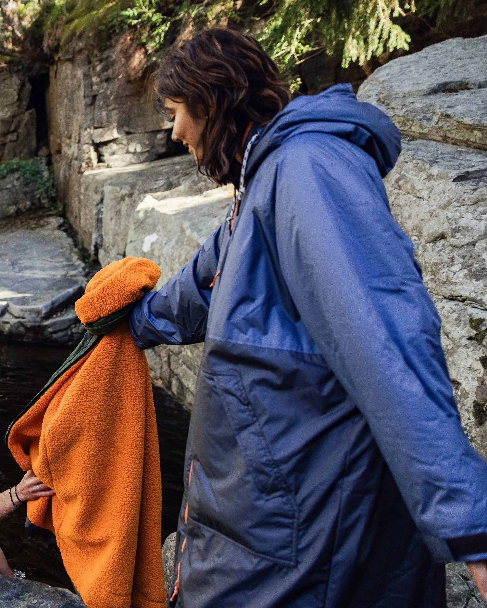 Waves Recycled Sherpa Lined Changing Robe - Dark Denim/ Deep Navy